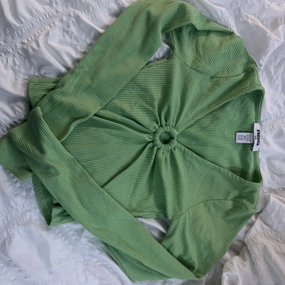 Long sleeve Ringlet Hole Top